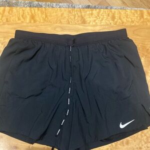 Men’s Nike running short